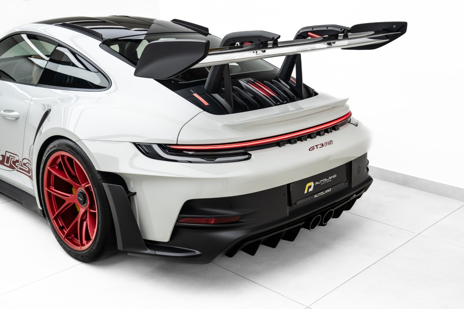 2023 PORSCHE 911 GT3 RS WEISSACH. CARBON CERAMIC BRAKES. SUSPENSION LIFTER. HIGH SPEC. MAIN DEALER S
